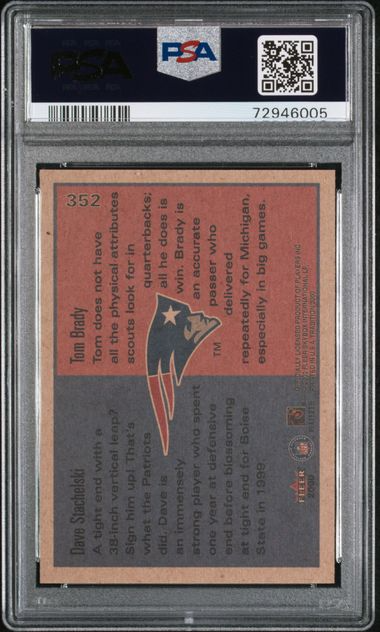 2000 Fleer Tradition Football - Dave Stachelski/Tom Brady #352 - Rookies to Watch - PSA 9